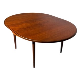 Mid-Century Modern Round to Oval Extendable Teak Dining Table For Sale