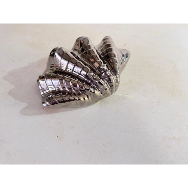 Ceramic Shell-Shaped Vide Poche in Silver and Gold Colors, 20th Century For Sale - Image 9 of 10