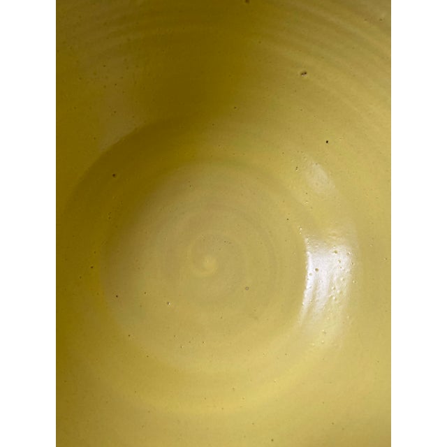 Celadon Liz Kinder Abstract Art Pottery Large Decor/Serving Bowl/Dish Summer 2002 For Sale - Image 8 of 10