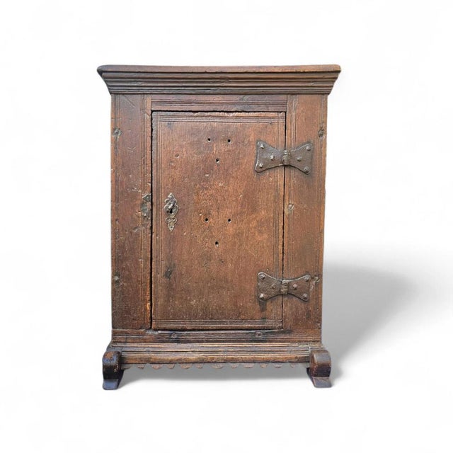 Boeren Spinde Farmer's Pantry Cupboard in Oak, 18th Century For Sale - Image 14 of 17