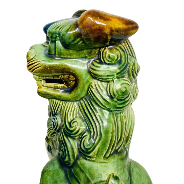Grandmillennial 12” Mid-Century Japanese Shishi Foo Dogs in Vivid Sancai Glaze - Pair For Sale - Image 12 of 18
