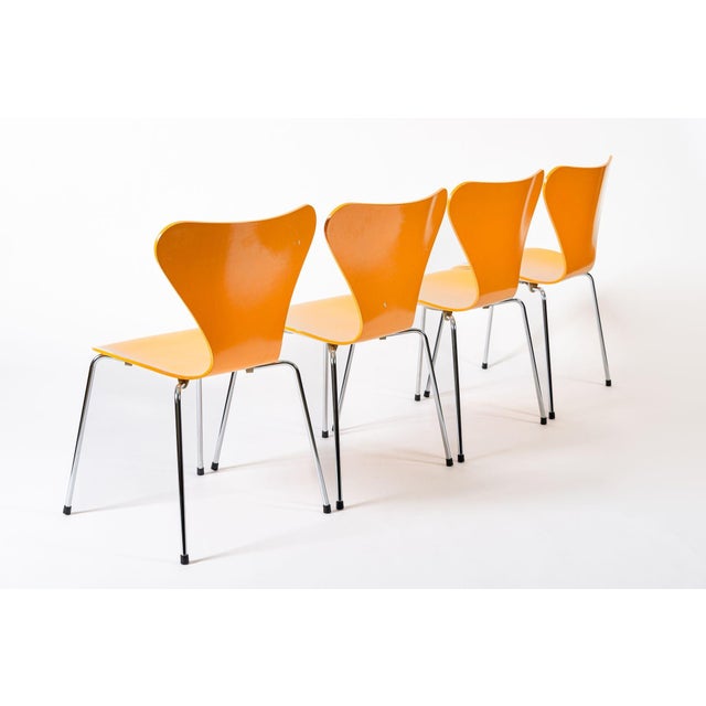 Fritz Hansen Danish Modern Dining Chairs Series 7 by Arne Jacobsen for Fritz Hansen For Sale - Image 4 of 11