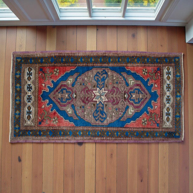 Mid-Century Modern 1970s Hand Knotted Small Oushak Rug Mini Rug Mat - 1'10" X 3'5" For Sale - Image 3 of 14