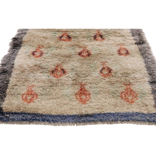 Vintage Turkish Tulu Rug, 02'06 X 05'01 For Sale - Image 4 of 10