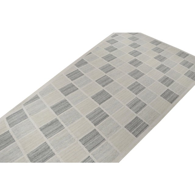 Rug & Kilim Rug & Kilim’s Scandinavian Style Trapezoid Kilim in Gray With Geometric Pattern For Sale - Image 4 of 7