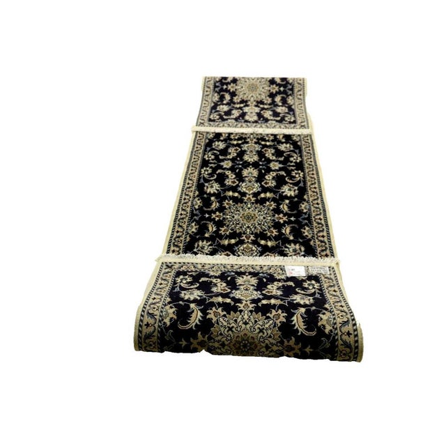 Textile Middle Eastern Rug in Wool For Sale - Image 7 of 9