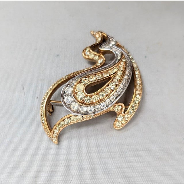 Metal Vintage 1960s Signed Crown Trifari Abstract Goldtone Faux-Citrine & Clear Rhinestone Brooch For Sale - Image 7 of 8