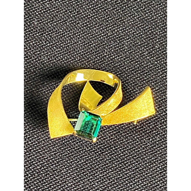 1990s H. Stern Mid-Century 18k Gold Blue-Green Tourmaline Modernist Brooch Pendant For Sale - Image 10 of 10