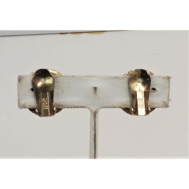 Modern Vintage 1960s Napier Round Faux-Carved Onyx Clip Earrings - 2 Pieces For Sale - Image 3 of 9