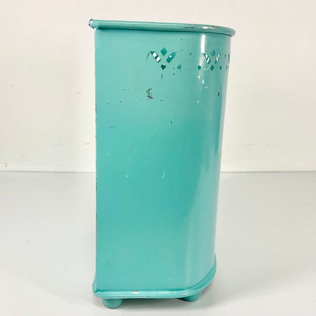 1950s Vintage Hollywood Regency Boho Chic Turquoise Handpainted Flora Metal Wastebasket For Sale - Image 14 of 18