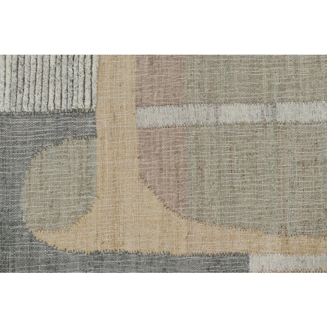 Rug & Kilim’s Flatweave Rug in Beige with Gray, White & Green Geometric Patterns - 10x14 For Sale In New York - Image 6 of 7