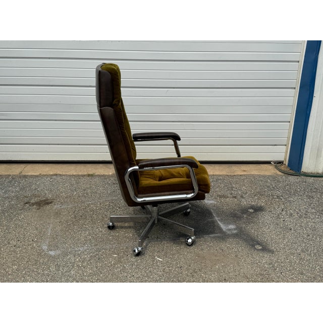 Olive Vintage Mid-Century Modern Olive Velvet High Back Executive Office Chair For Sale - Image 8 of 12