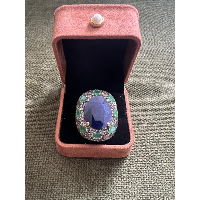 Bochic “Orient” Natural Sapphire & Emerald Ring Set In 18K Gold & Silver For Sale - Image 13 of 17