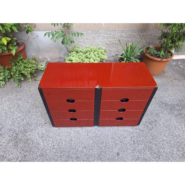 Metal Como Bedside Tables MB3 Model in Red Lacquer and Burnished Brass by Luigi Caccia Dominioni for Azucena, 1970s, Set of 2 For Sale - Image 7 of 9