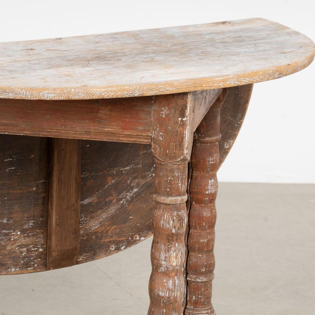 Early 19th Century Swedish Painted Pine Drop Leaf Small Round Table For Sale - Image 11 of 14