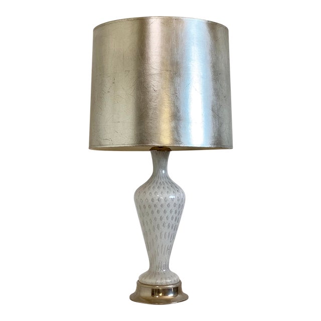 1960s Vintage Murano Bullicante White/Silver Table Lamp With Silver Drum Shade For Sale