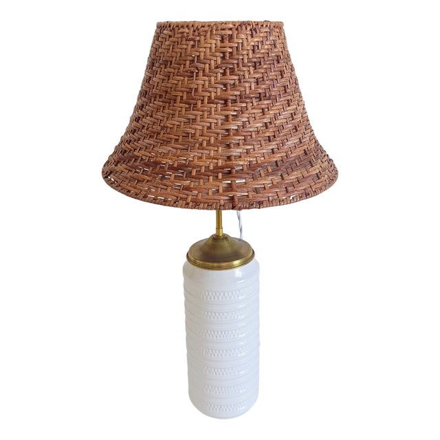 Mid-Century Marbella Style White Ceramic, Brass and Wicker Table Lamp from Carstens Tönnieshof, 1960s For Sale