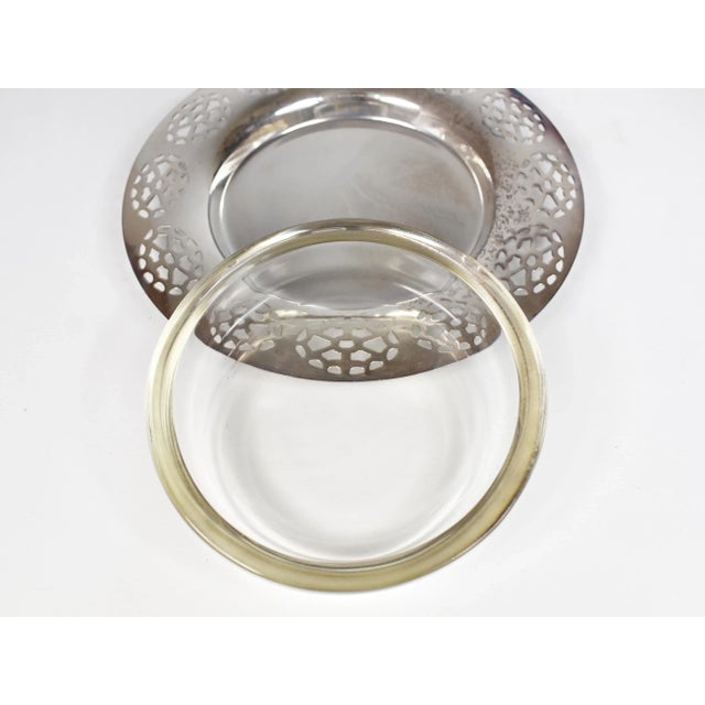 Oneida Mid 20th Century Victorian Oneida Silverplate Caviar Jam Jelly Serving Plate Dish With Glass Insert & Spoons- 2 Pieces For Sale - Image 4 of 12