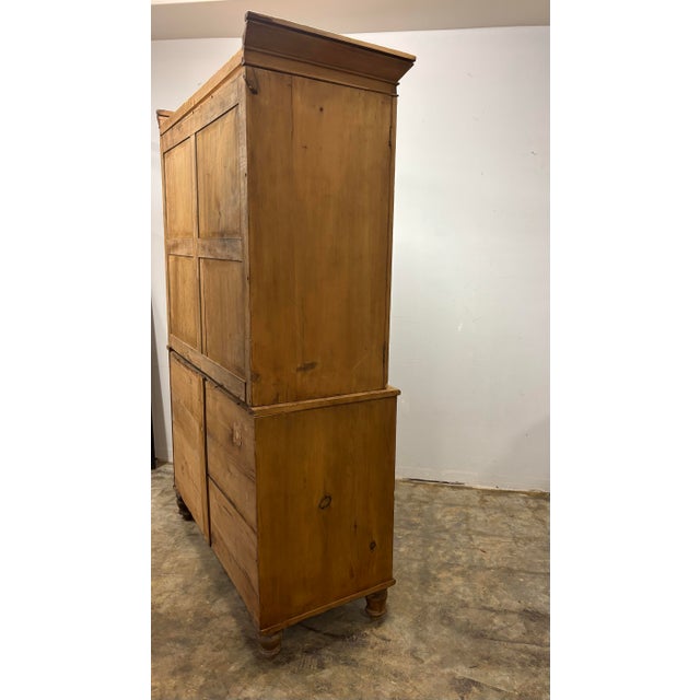 19th Century English Pine Linen Press For Sale - Image 4 of 10