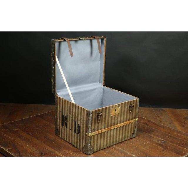 Monogrammed Hat Trunk in Striped Canvas, 1920s For Sale - Image 3 of 9
