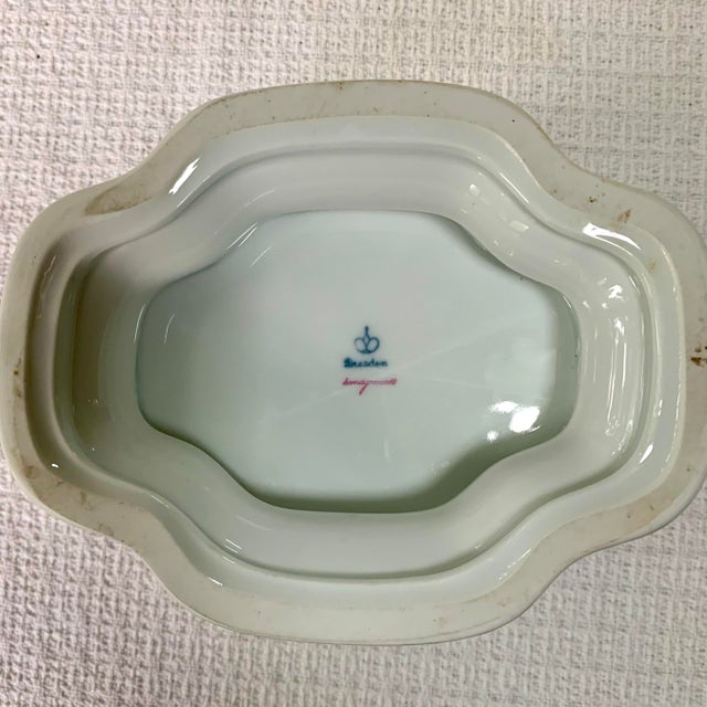 Early 20th Century Dresden Hand Painted Porcelain Jardinière With Exotic Figural Scenes For Sale - Image 13 of 18