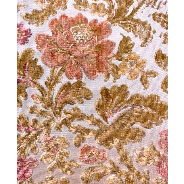 Set of French Louis XV Cabriolet Armchairs, 1740 For Sale - Image 15 of 17