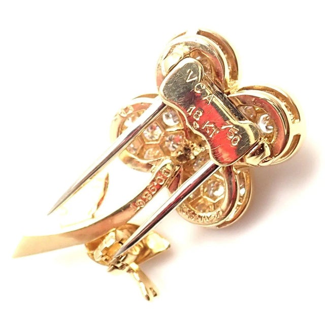 Gold Van Cleef & Arpels Diamond 18k Yellow Gold Flower Pin Brooch For Sale - Image 8 of 10