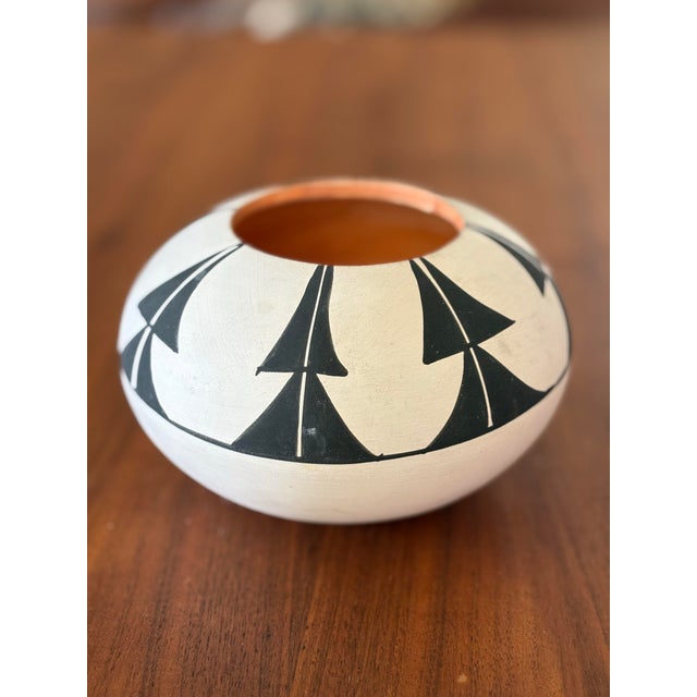 Pueblo Indian Art Signed Santa Clara Pueblo Pottery Bowl by Martha Concho – Black on Cream With Red Interior For Sale - Image 4 of 6