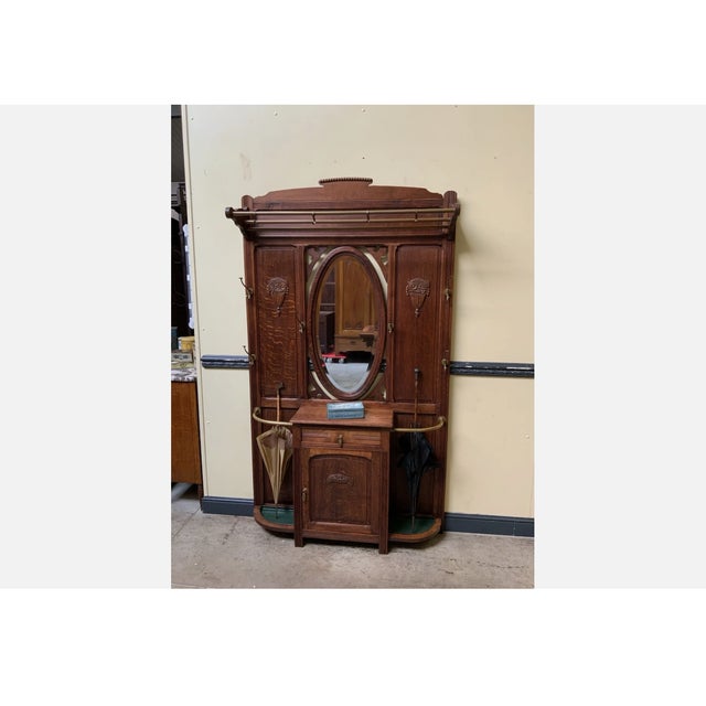 Age: circa 1925 Wood type: solid oak Condition: very good, meticulously maintained, and ready-to-use original condition...