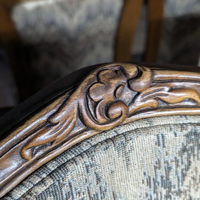 Wood Henredon Louis XV French Provincial Dining Side Chairs in Flame-Stitch Upholstery, Set of 6 For Sale - Image 7 of 18