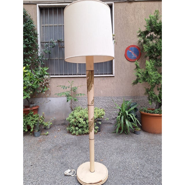 Floor Lamp in White Lacquered Wood with Floral Decorations and Fabric Lampshade by Osvaldo Borsani, 1940s, in Very Good...