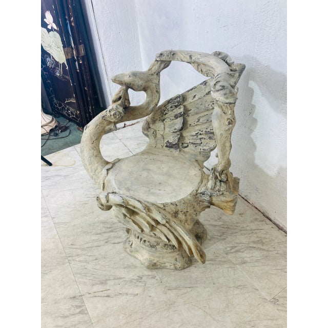 Gorgeous swan chair, made for outside in a heavy resin material. Beautifully made with a rich alabaster white finish. The...