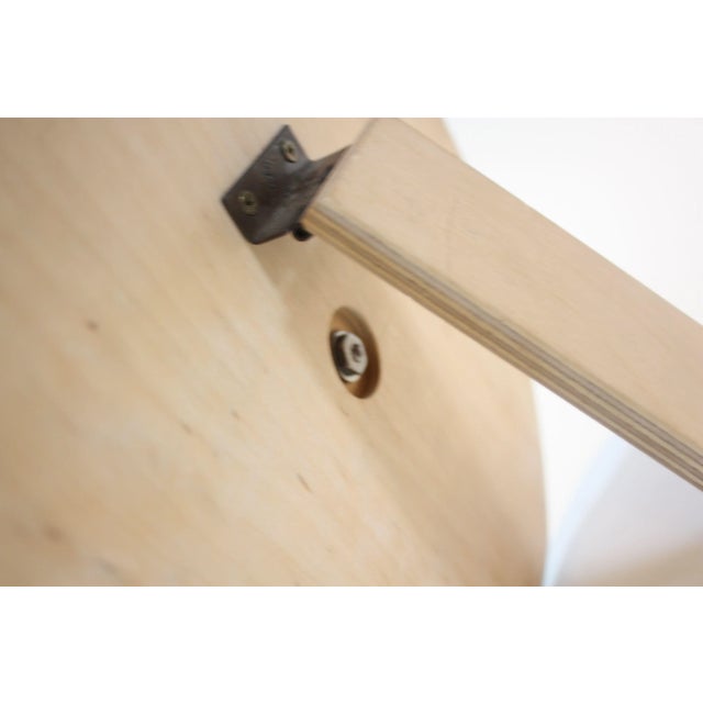 Vintage Esavian English Display Clock on Stand For Sale In New York - Image 6 of 8