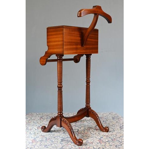 Mahogany Gentelmans Valet Shirt Press Stand For Sale - Image 6 of 7