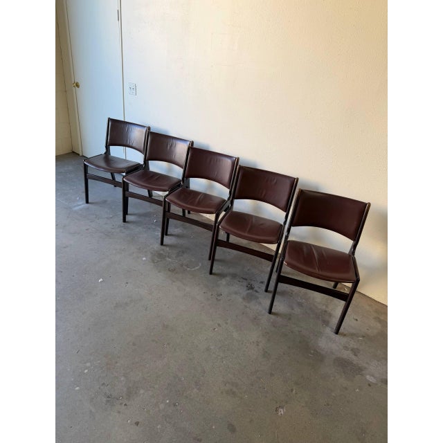 Set of 5 Danish Teak Dining Chairs in Style of Johannes Andersen – Mid Century Modern Sculptural Side Chairs For Sale - Image 9 of 10