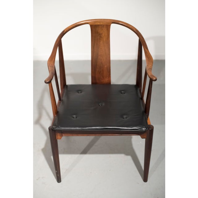 This is pair of Hans J. Wegner´s Fritzhanse Danish “China” Chairs. The label indicates that the chairs are from 1968. The...