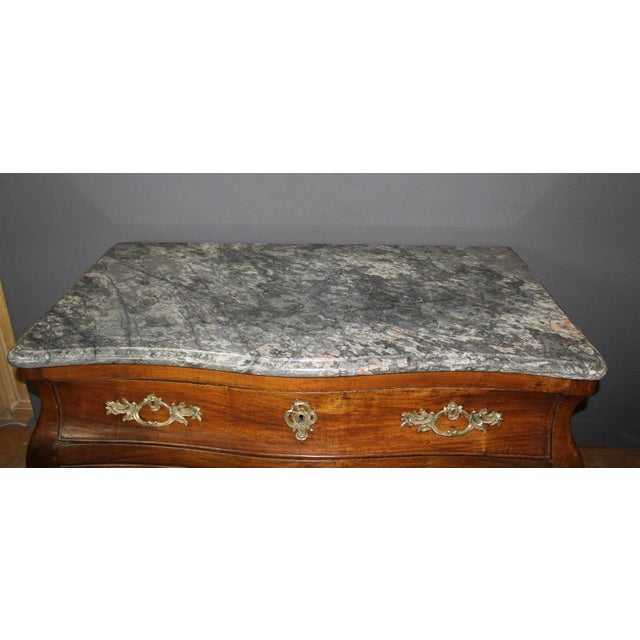 Antiquue Walnut Tomb-Shaped Commode, 1700s For Sale - Image 9 of 16