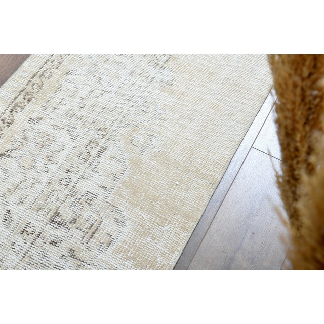 1970s 1970s Vintage Turkish Handmade Wool Cotton Beige Runner Rug For Sale - Image 5 of 11