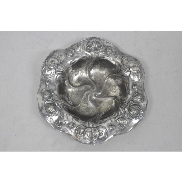 Antique Homan Silver Plated Art Nouveau Round Scalloped Floral Repousse Nut Dish For Sale - Image 11 of 12