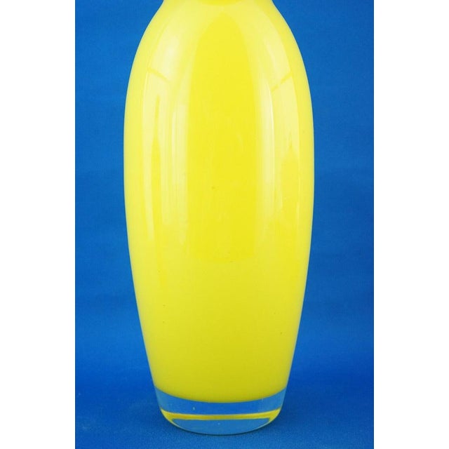 20th Century Large Yellow Glass Vase by Periev R. Pint, Barovier and Toso Collection, Czechoslovakia, 1980s For Sale - Image 15 of 18