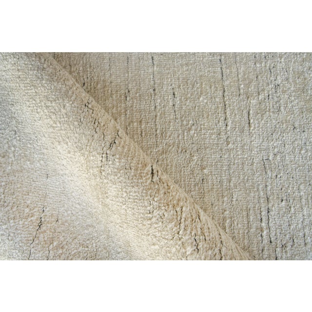 Exquisite Rugs Exquisite Rugs Montero Handmade New Zealand Wool & PET Yarn Silver/Gray Rug-6'X9' For Sale - Image 4 of 7