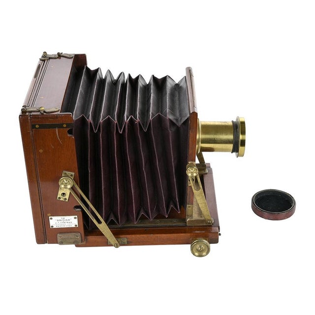 Photographic Chamber, in Good conditions. Designed before 1890 This piece is designed in the style of the selected...