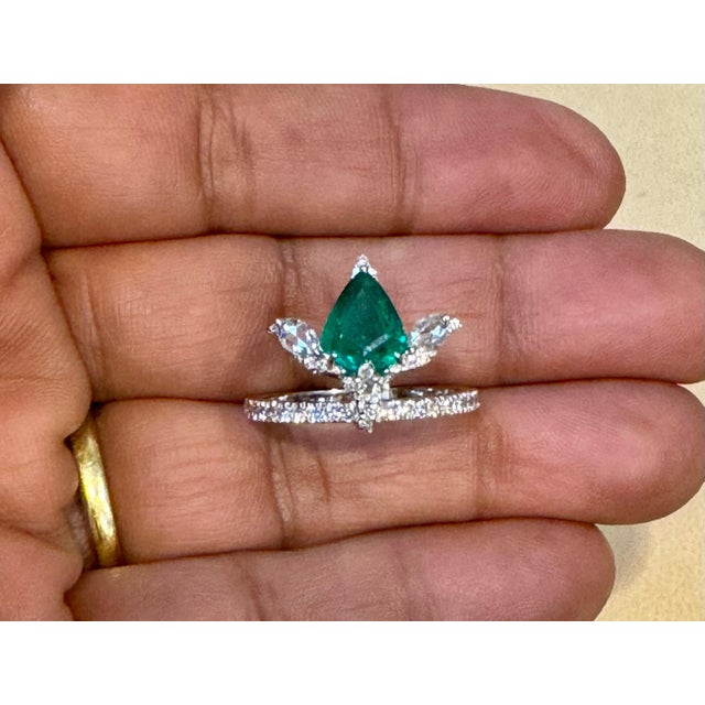 1.2 Ct Finest Zambian Pear Emerald & 1 Ct Diamond Ring in 18 Kt Gold Size 6.5 For Sale - Image 13 of 18