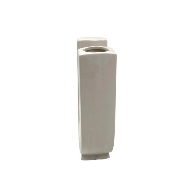 1970s Space Age White U Letter Shaped Ceramic Solifleur Vase, Marcel Radureau Ca. 1970 For Sale - Image 5 of 11