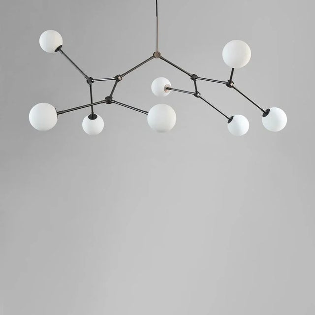 Drop chandelier Bulp by 101 Copenhagen Designed by Kristian Sofus Hansen & Tommy Hyldahl. Dimensions: L 155 x W 91 x H 21...