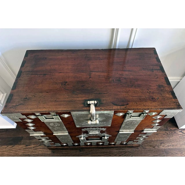 19th Century Korean Wedding Bandaji Chest Pyongyang Joseon Dynasty For Sale - Image 11 of 12