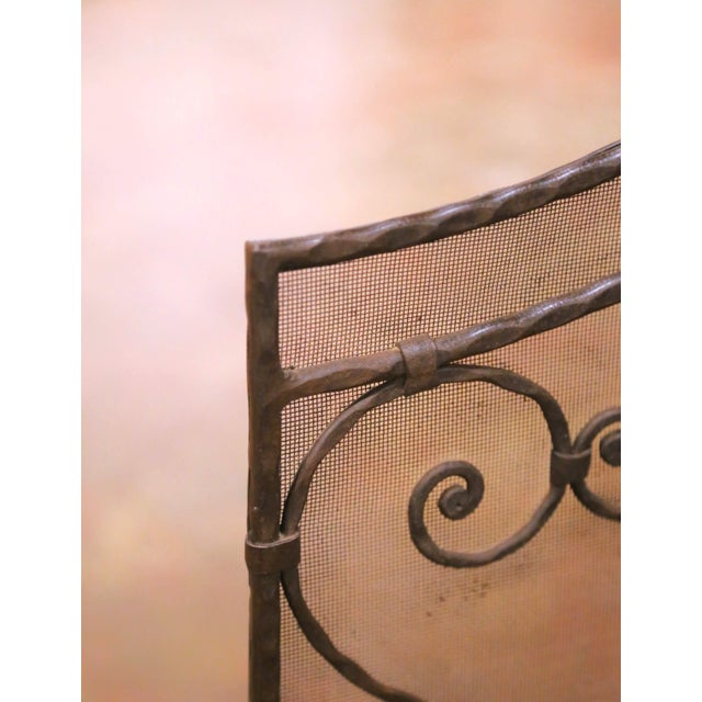 Mid-Century French Wrought Iron Fireplace Screen With Gothic Scrollwork For Sale In Dallas - Image 6 of 7