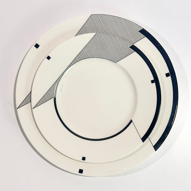 Glorious Postmodern Black & White Geometric ‘Angles’ Dinner & Side Plates by Christopher Stuart Circa 1995 - Place Settings for 4 / 8 Pieces For Sale - Image 4 of 13