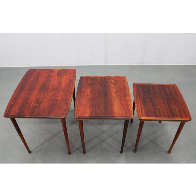 Mid-Century Modern Danish Nesting Tables in Wood and Veneer, 1960s, Set of 3 For Sale - Image 4 of 12