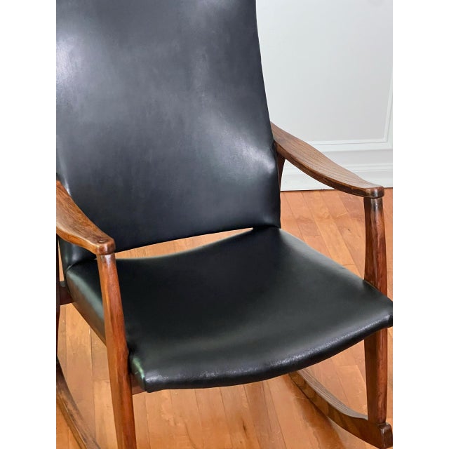 Mid 20th Century Milo Baughman Style Rocking Chair in Black Faux Leather, 1960s For Sale - Image 5 of 12